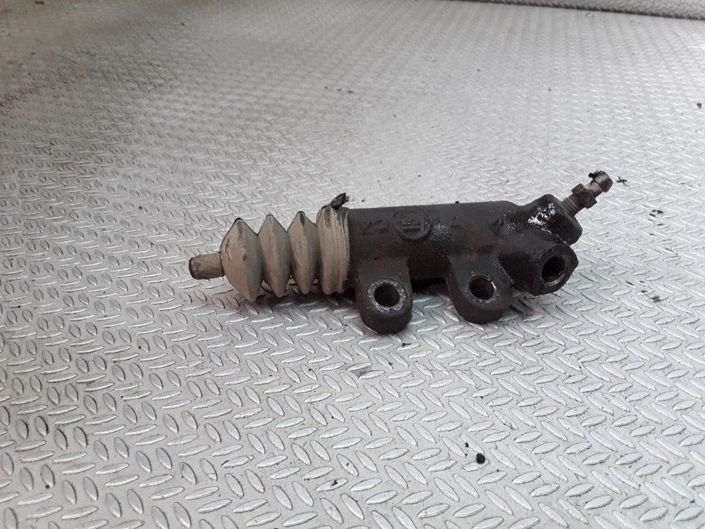 Siduri töösilinder – Toyota RAV 4 (XA20) (2000-2005)