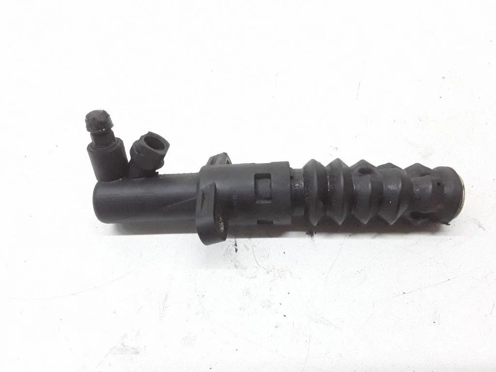 Clutch slave cylinder – Peugeot 307 (2001-2005)