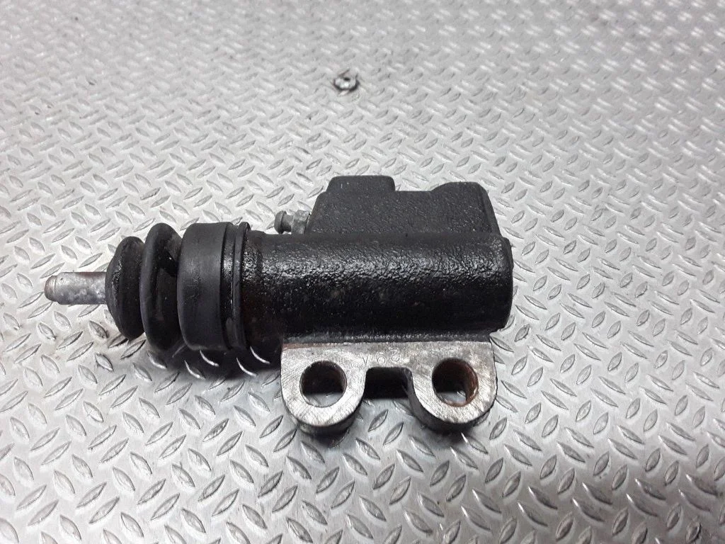 Clutch slave cylinder – Nissan Primera (2002-2007)