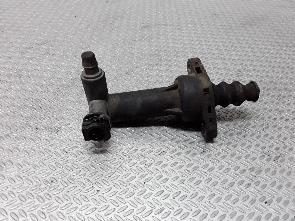 Clutch slave cylinder – Seat Ibiza III (6L) (2002-2008)