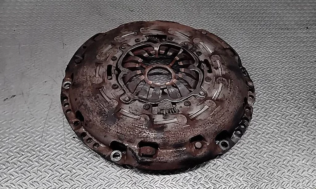 Pressure plate – Toyota Corolla Verso AR10 (2004-2009)