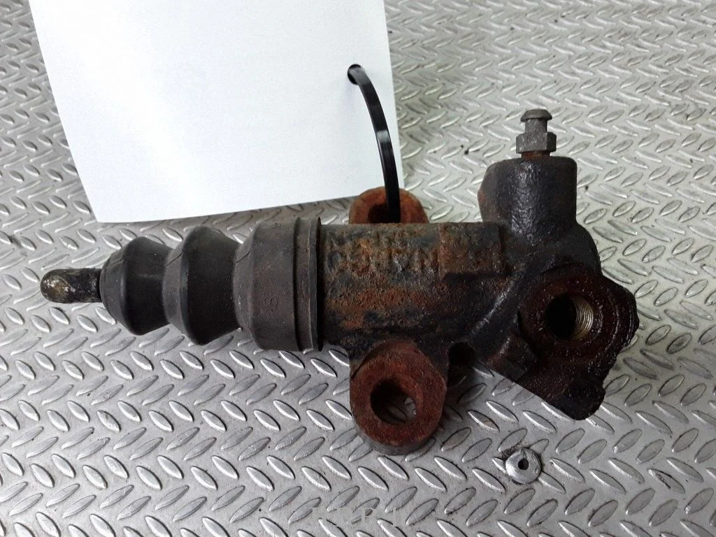 Wysprzęglik (cylinderek wykonawczy sprzęgła) – Subaru Forester SG (2006-2008)