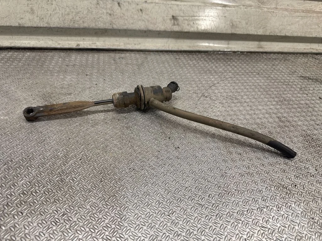 Clutch master cylinder – Renault Master III (2010-2024)