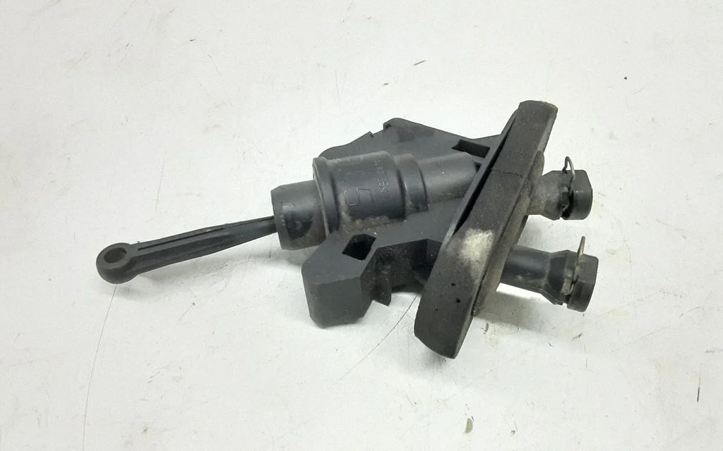 Clutch master cylinder – Ford Fiesta (2002-2005)