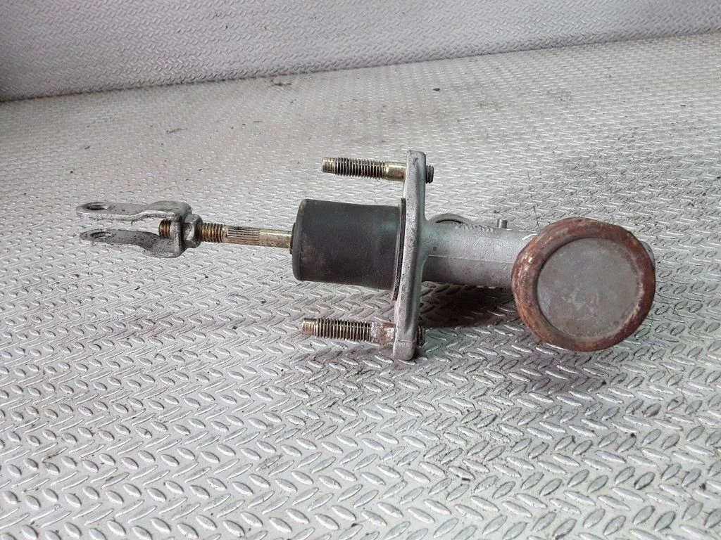 Siduri peasilinder – Nissan Almera N16 (2000-2010)