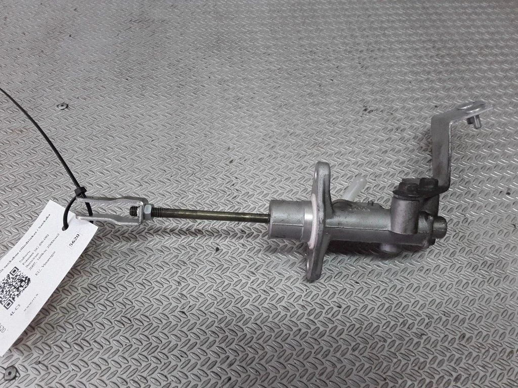Clutch master cylinder – Subaru Forester SG (2006-2008)