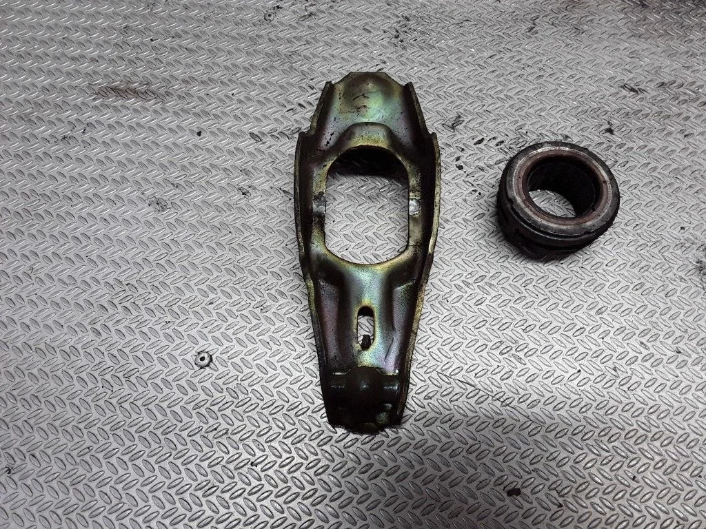 Slave cylinder release bearing – Volkswagen Passat B5.5 (2001-2005)