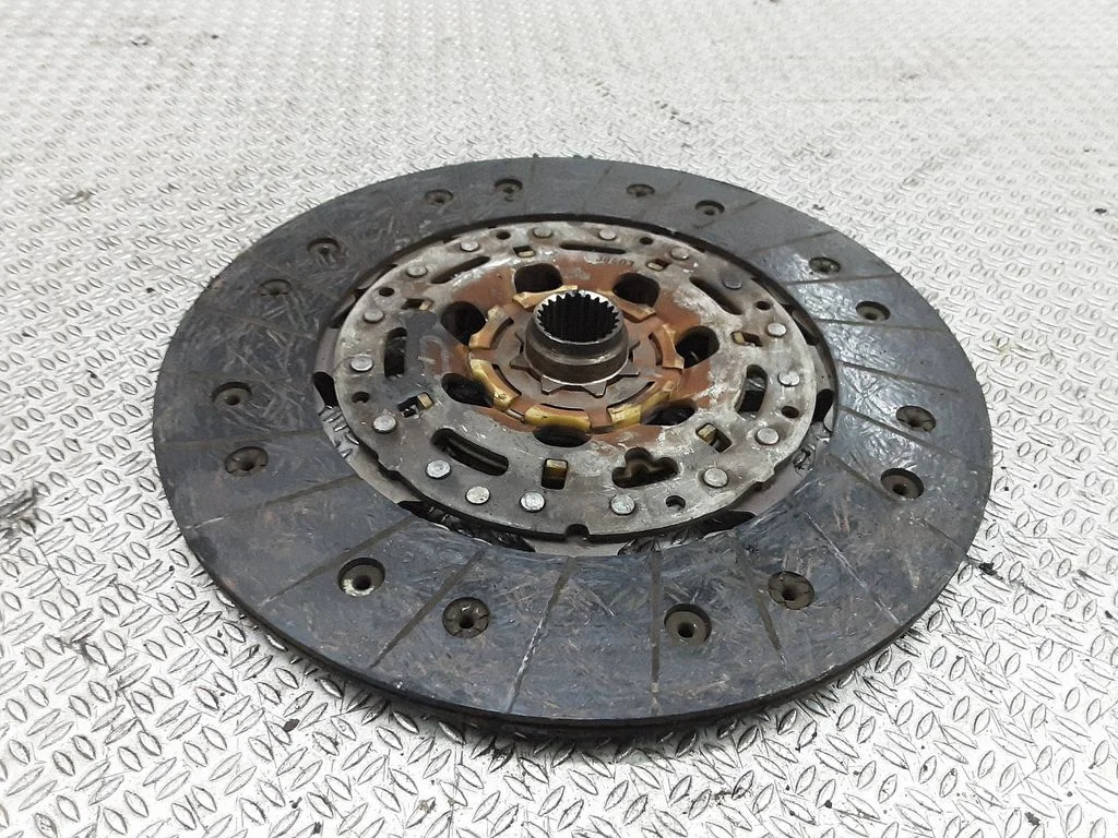 Clutch pressure plate – Volkswagen Golf IV (1998-2005)