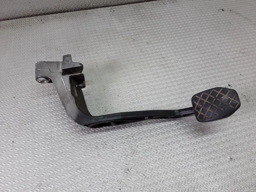 Siduripedaal – Audi A6 Allroad C5 (1999-2005)