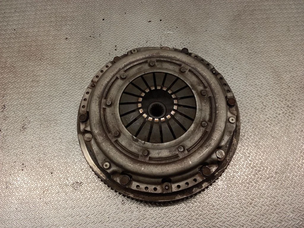 Clutch set kit – Chrysler Grand Voyager IV (2001-2007)