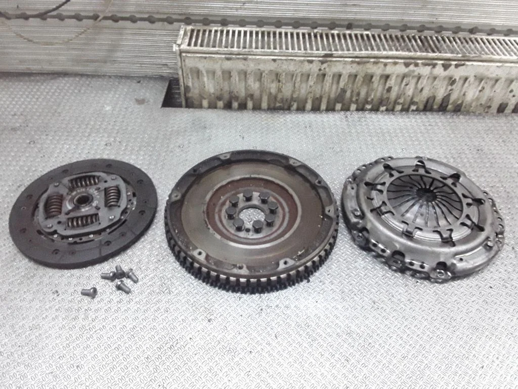 Clutch set kit – Peugeot 307 (2001-2005)
