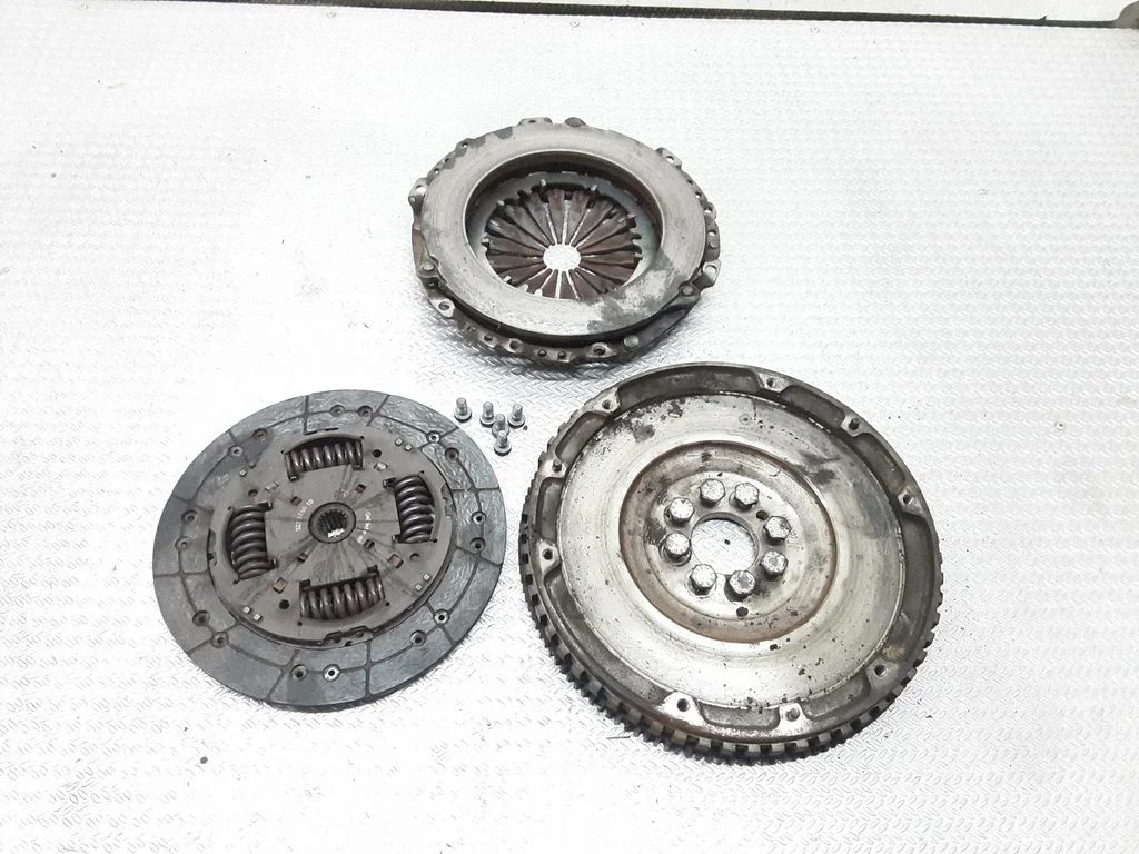Clutch set kit – Peugeot 307 (2001-2005)