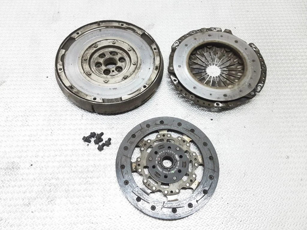 Clutch set kit – Mazda 3 I (2003-2006)