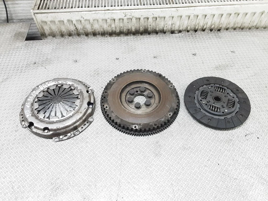 Clutch set kit – Peugeot 307 (2001-2005)
