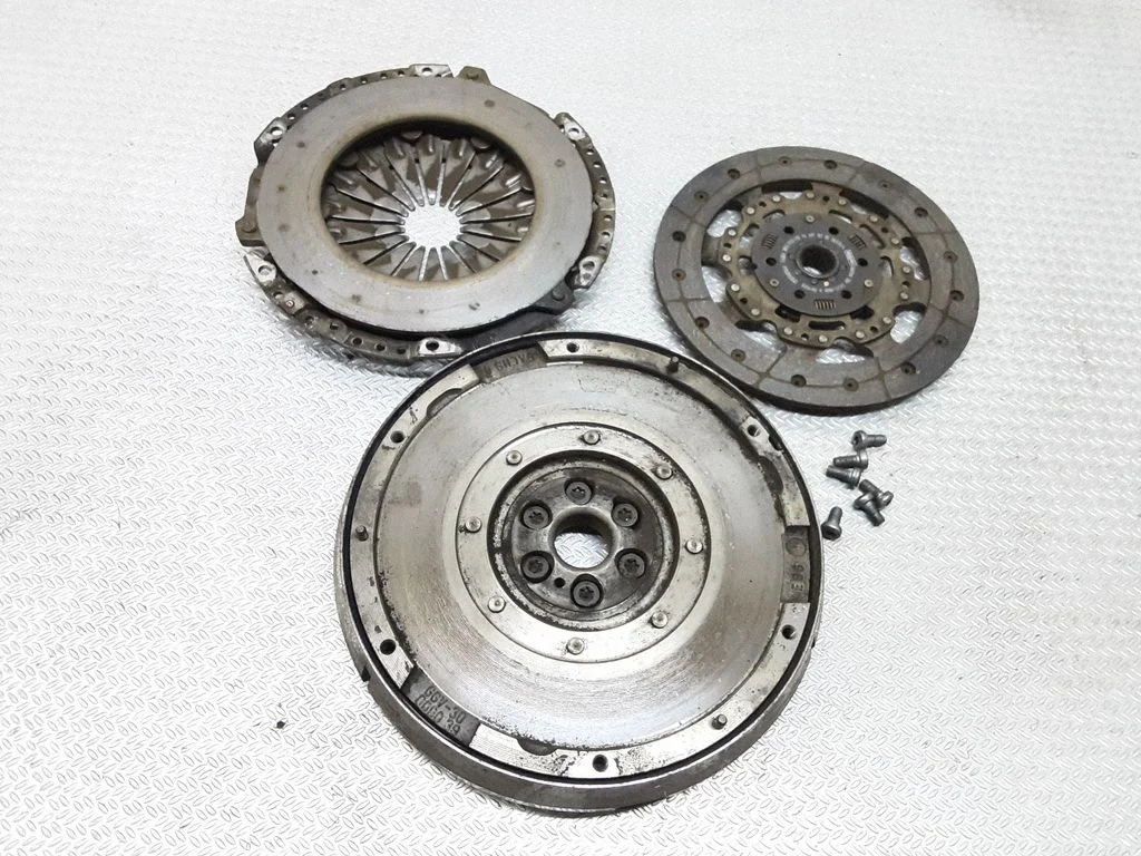 Clutch set kit – Mazda 3 I (2003-2006)