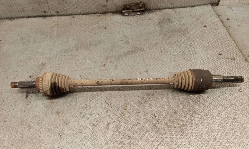 Rear driveshaft – Ford Maverick (2001-2007), right