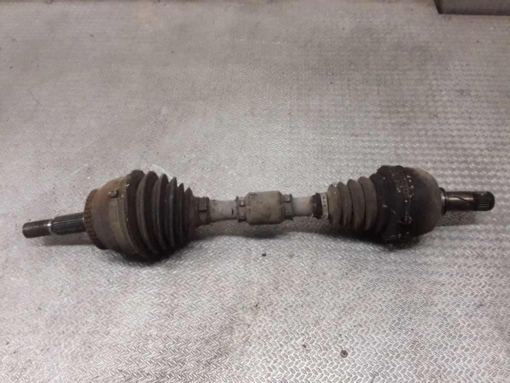 Front driveshaft – left