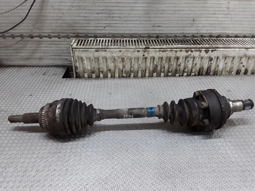 Front driveshaft – Toyota Previa (XR30, XR40) II (2000-2006)