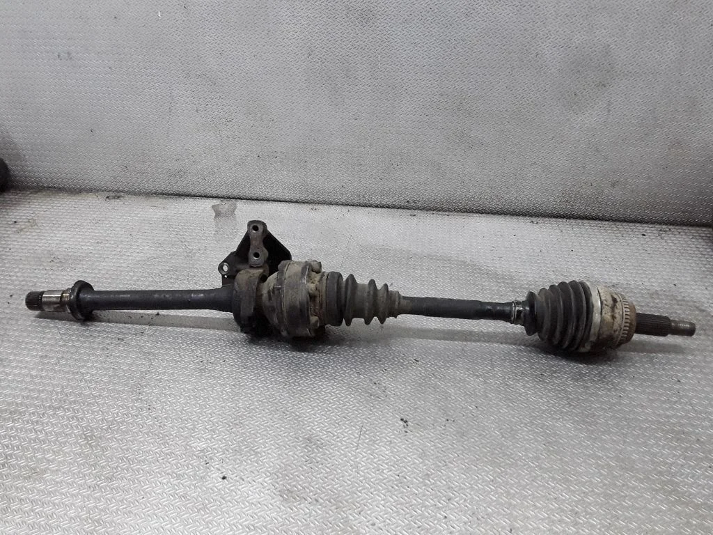Front driveshaft – Toyota Previa (XR30, XR40) II (2000-2006)