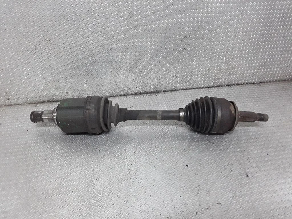 Front driveshaft – Mitsubishi Grandis (2003-2011)