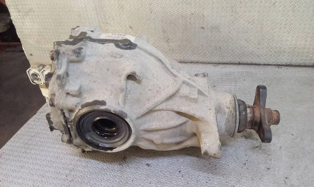 Rear differential 757710108