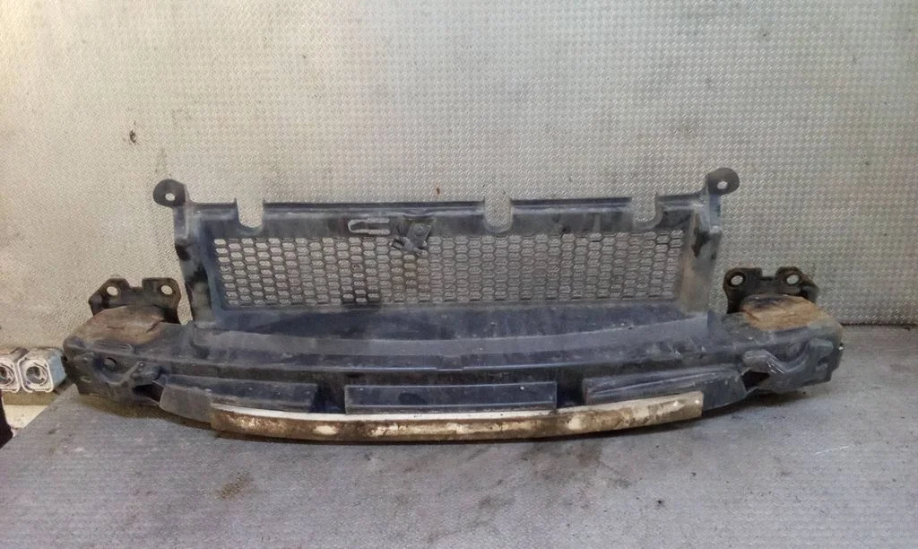 Priekšējā bampera šķērssija – Volkswagen Routan (2008-2014)