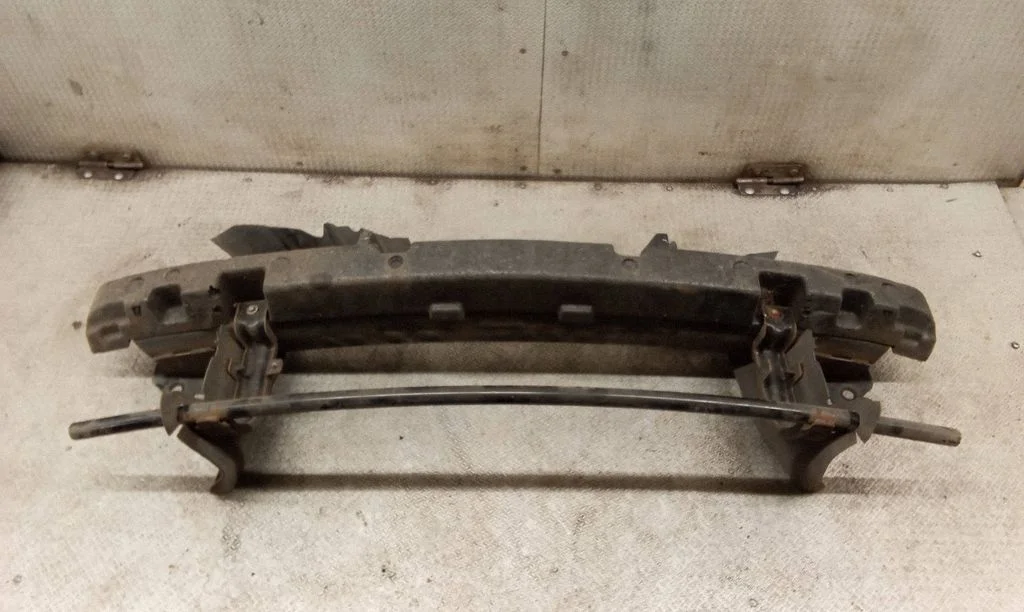 Front bumper cross member – Chrysler Grand Voyager V (2007-2015)