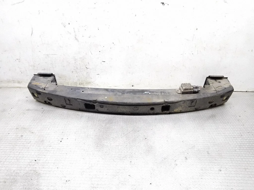 Front bumper cross member – Chrysler Grand Voyager IV (2001-2007)