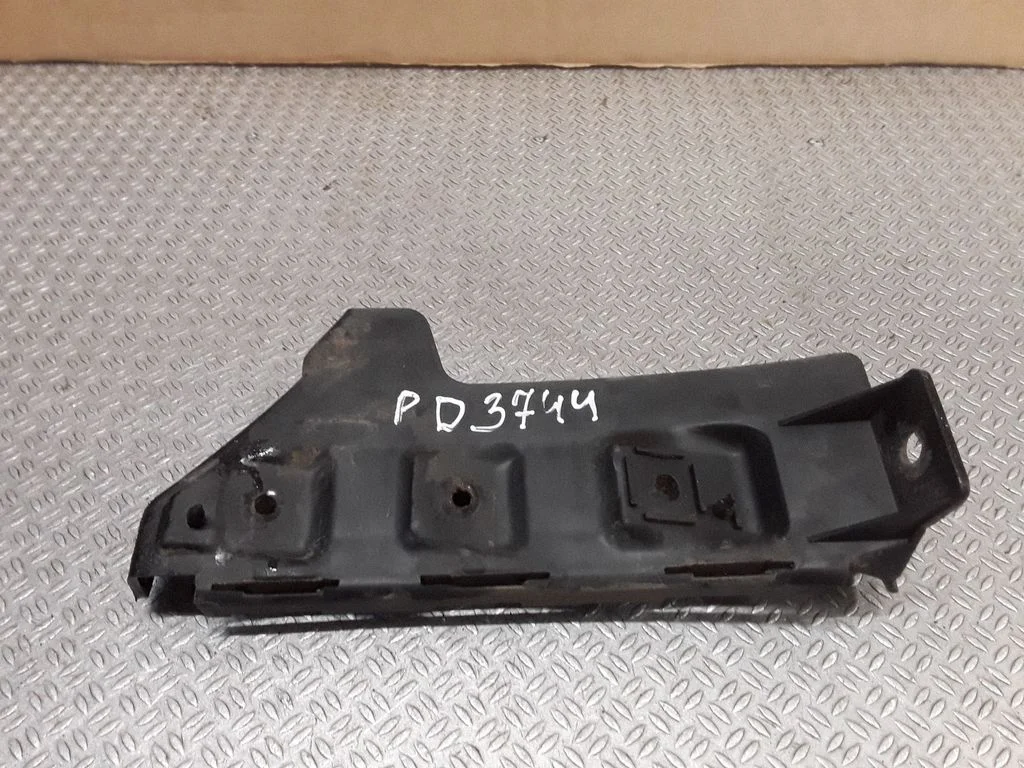 Esistange kinnitusklamber – Seat Ibiza IV (6J,6P) (2008-2017)