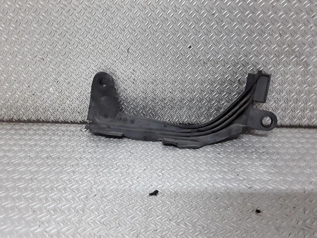 Front bumper mounting bracket – BMW X5 E53 (1999-2006)