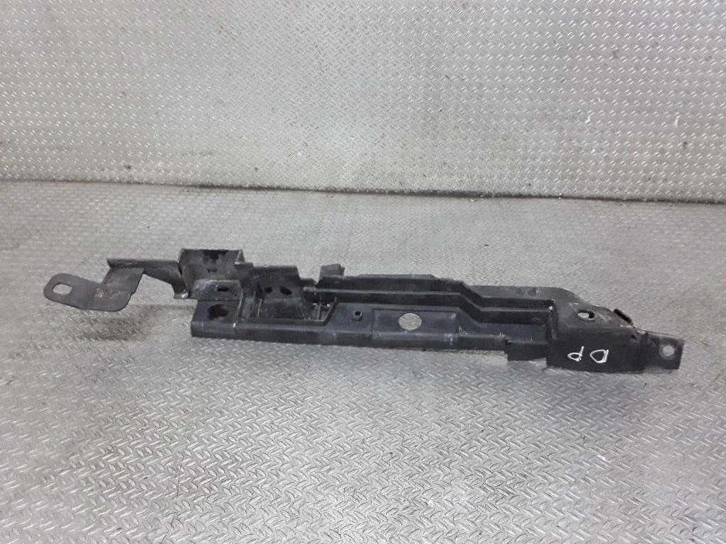 Front bumper mounting bracket – Opel Corsa D (2006-2014)