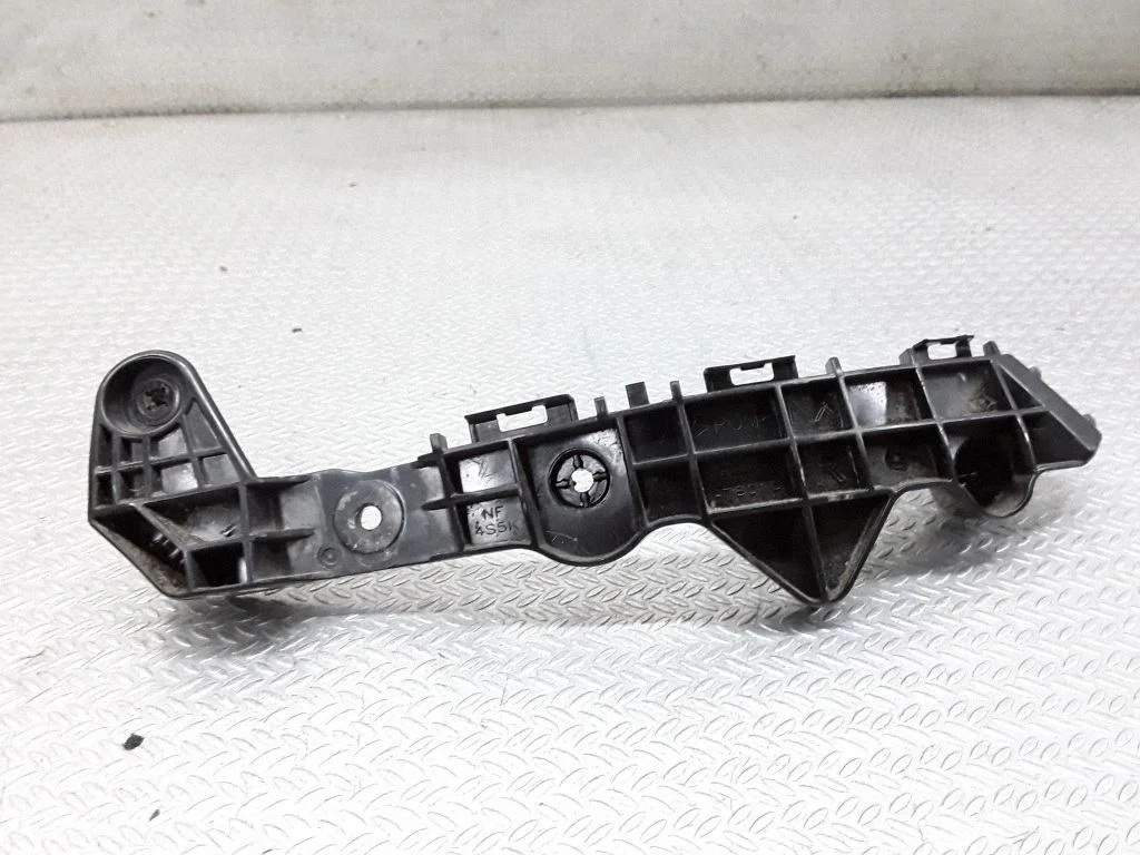 Front bumper mounting bracket – Lexus NX (2014-2021)
