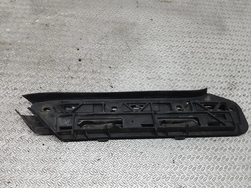 Front bumper mounting bracket 1T0807050