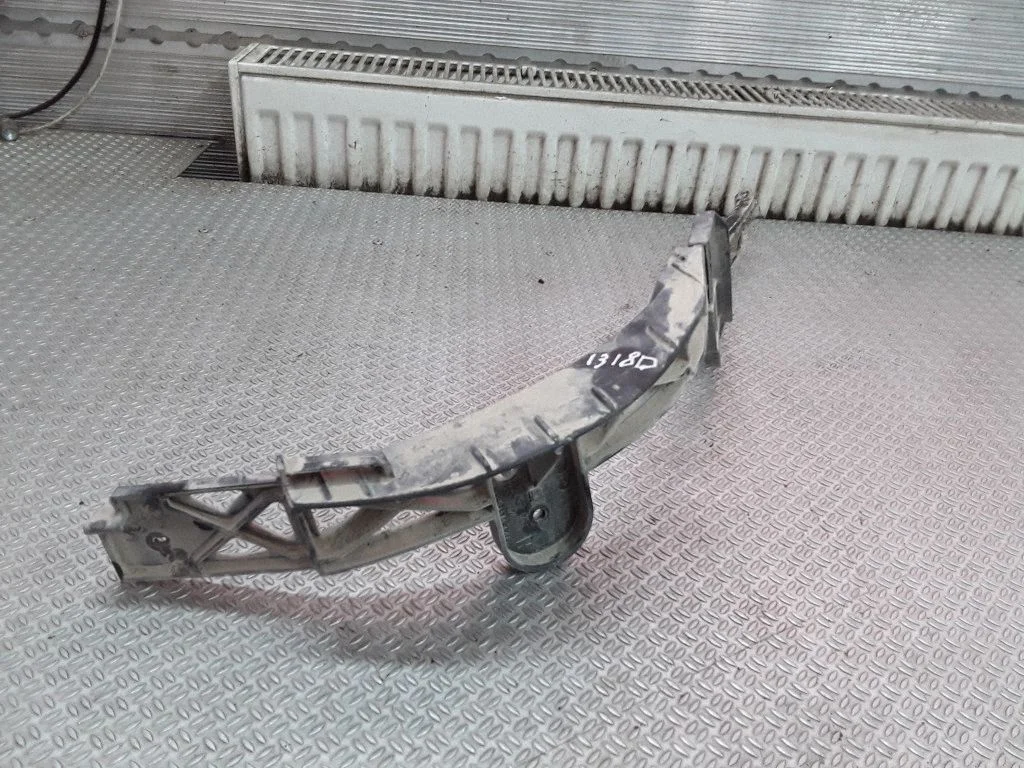 Priekšējā bampera turētājs – Opel Signum (2003-2008)