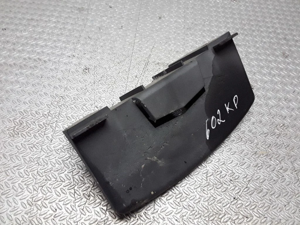 Front bumper mounting bracket – Land Rover Freelander (1996-2006)