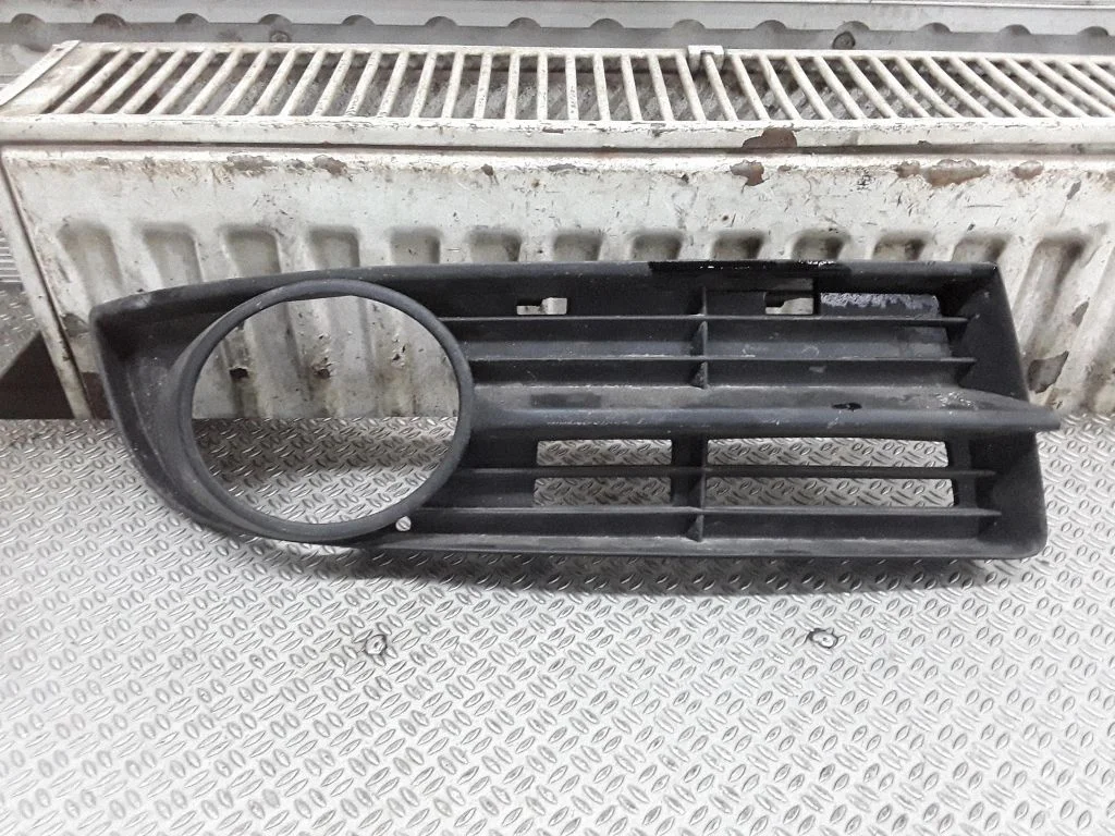 Front bumper lower grill – Volkswagen Touran I (2003-2010)