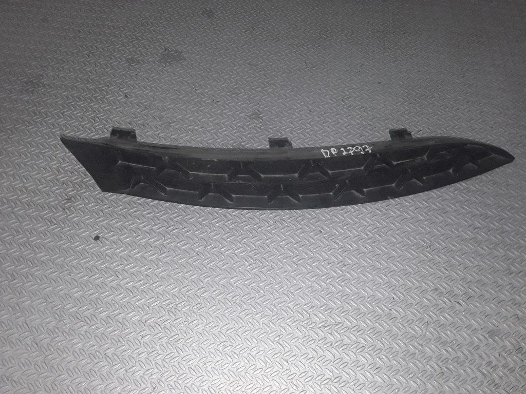 Esistange alumine võre (kolmeosaline) – Citroen C4 I (2004-2010)