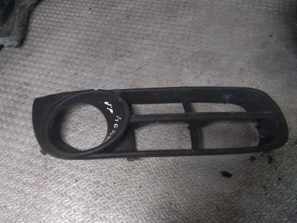 Miglas lukturu apdare/reste – Skoda Roomster (5J) (2006-2015)