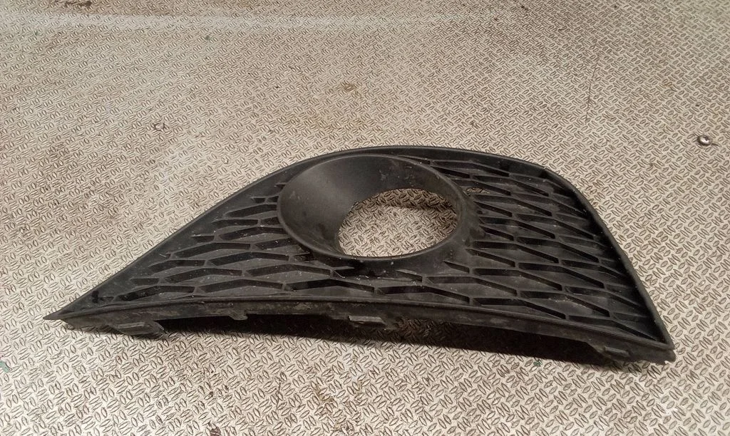 Front fog light trim/grill – Seat Ibiza IV (6J,6P) (2008-2017)