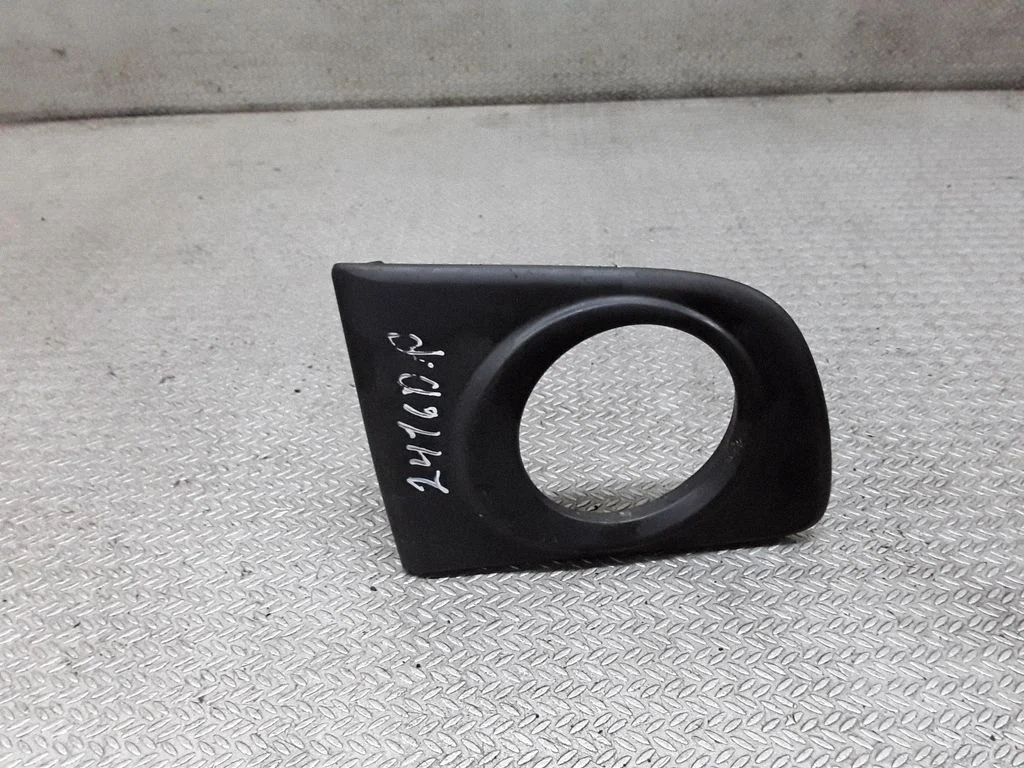 Front fog light trim/grill 62256AX600 – Nissan Micra (2003-2007)