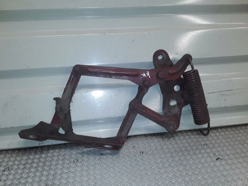 Engine bonnet/hood hinges – Volvo 740 (1984-1987), left