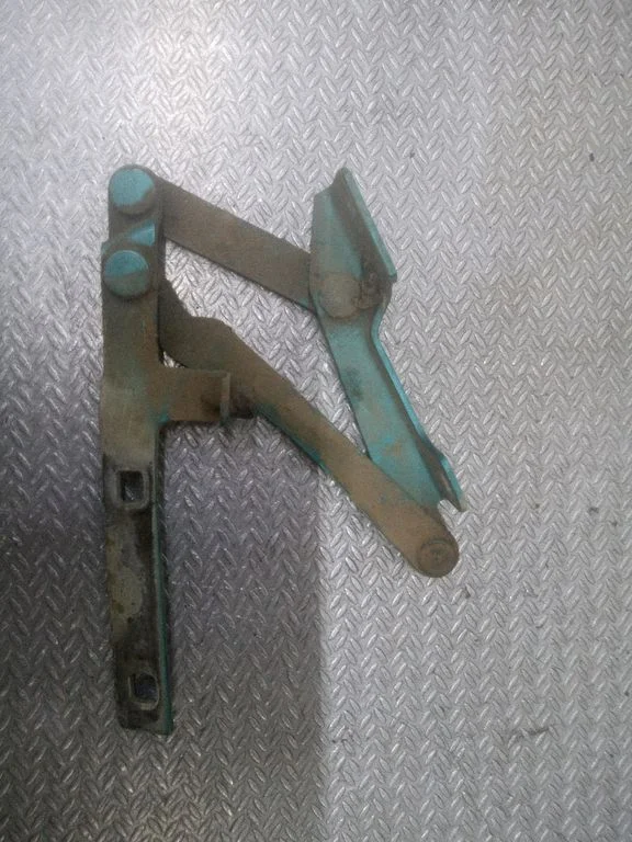 Mootorikapoti hinged – parem