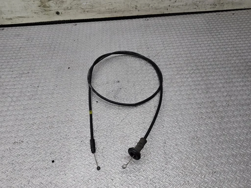 Engine bonnet/hood lock release cable – Hyundai i30 (2007-2012)