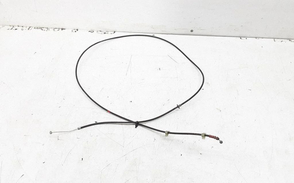 Engine bonnet/hood lock release cable – Toyota Avensis T220 (1997-2000)