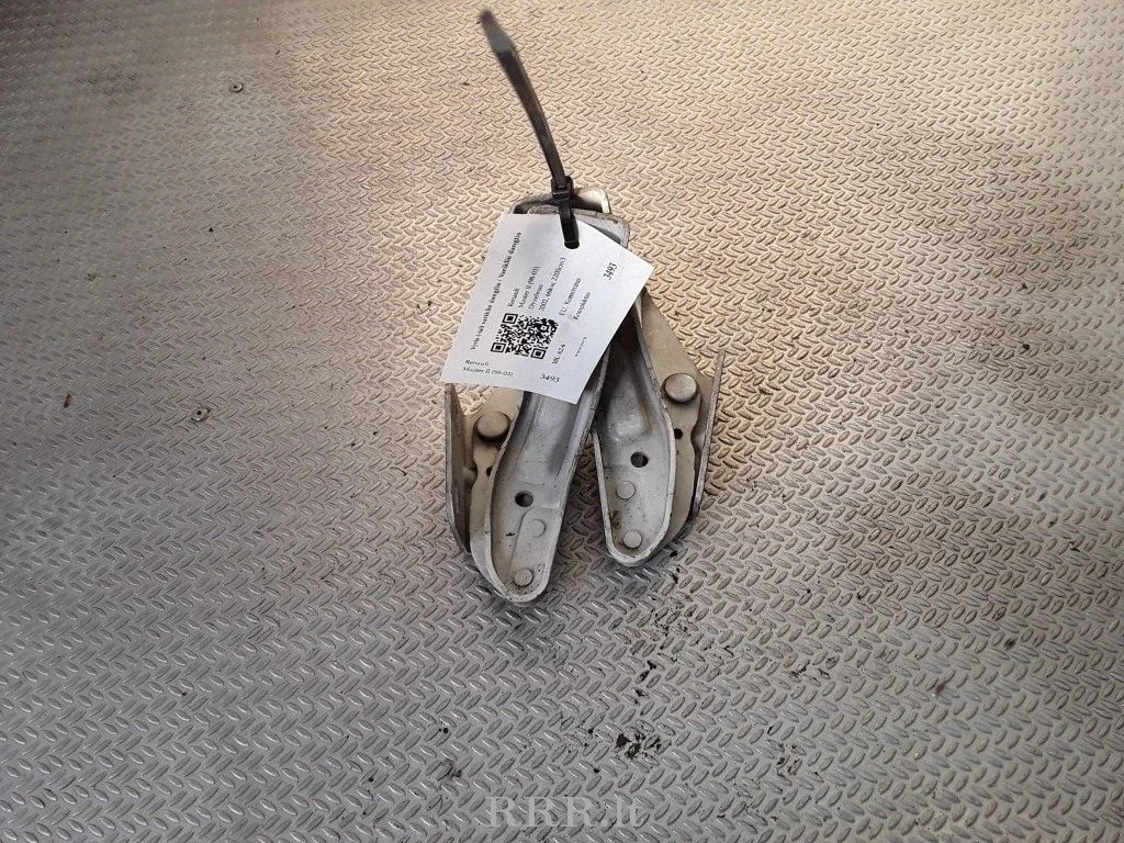 Engine bonnet/hood hinges – Renault Master II (1998-2003)