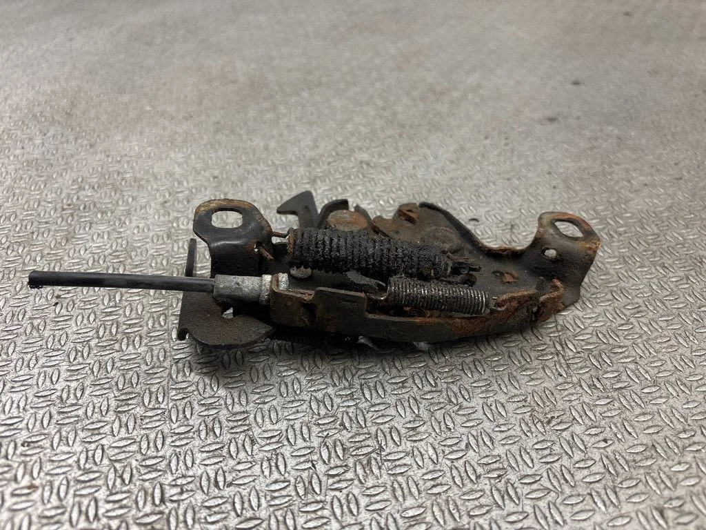 Engine bonnet/hood lock/catch – Nissan Micra (2003-2007), front