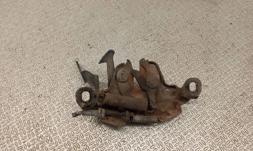 Engine bonnet/hood lock/catch – Nissan Note (E11) (2006-2014)
