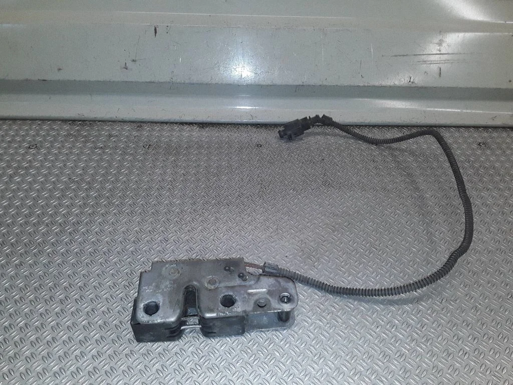 Mootorikapoti lukk – Volkswagen Tiguan (2007-2016)