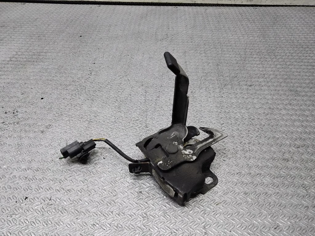 Engine bonnet/hood lock/catch – Honda Civic (2006-2011)
