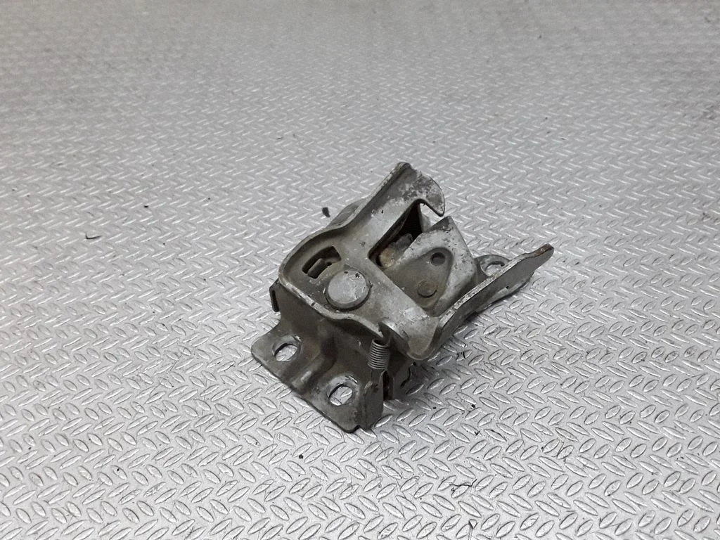 Engine bonnet/hood lock/catch